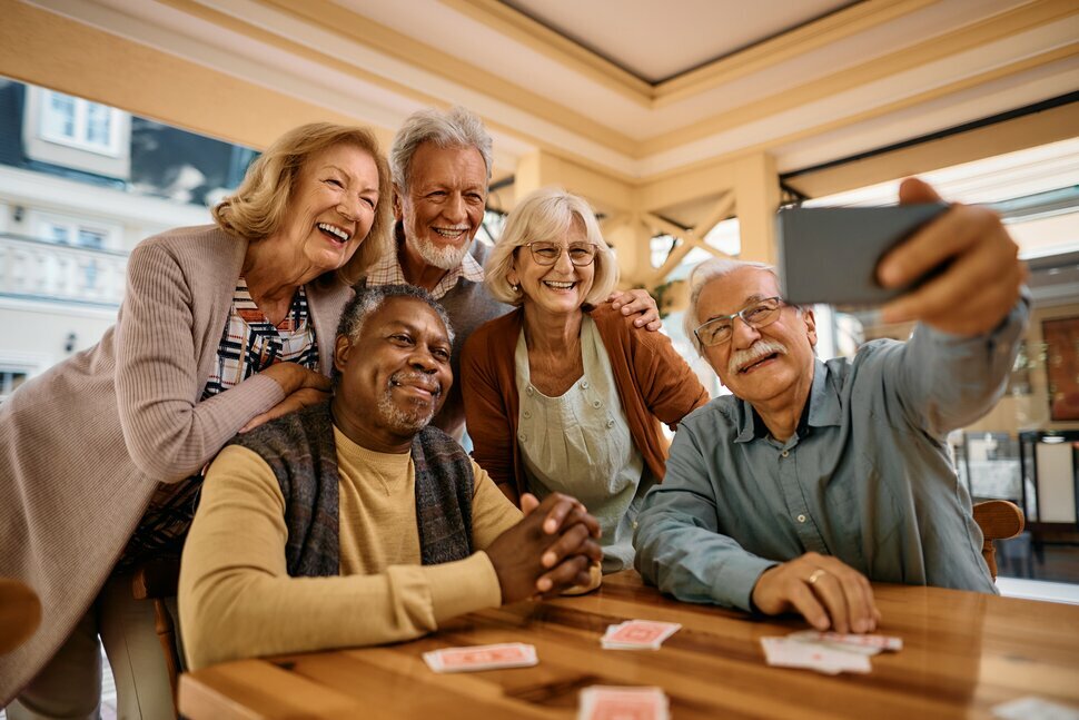 Enhancing Lives & Customer Satisfaction: The Power of Activity Programs in Assisted Living Facilities